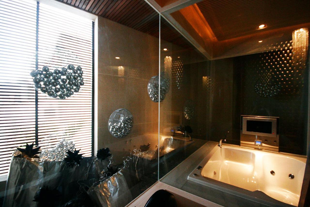 The Yorker Deluxe Motel Taoyuan Bagian luar foto
