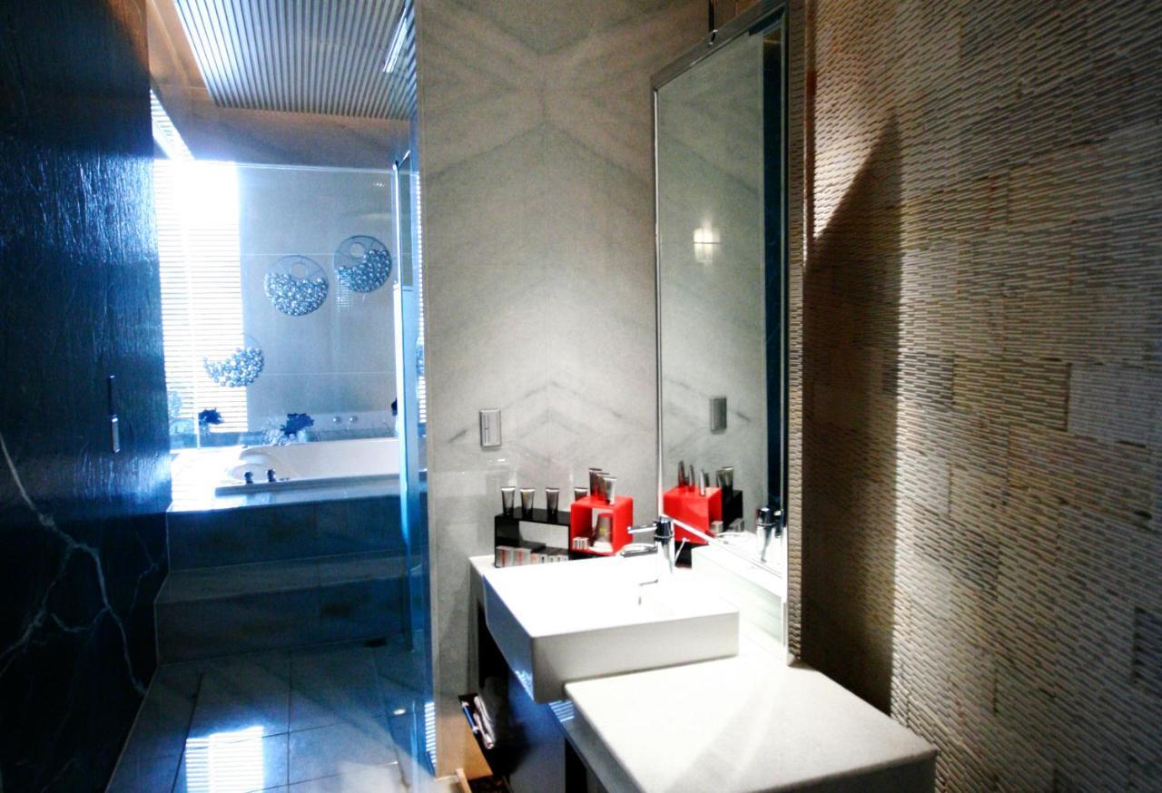 The Yorker Deluxe Motel Taoyuan Bagian luar foto