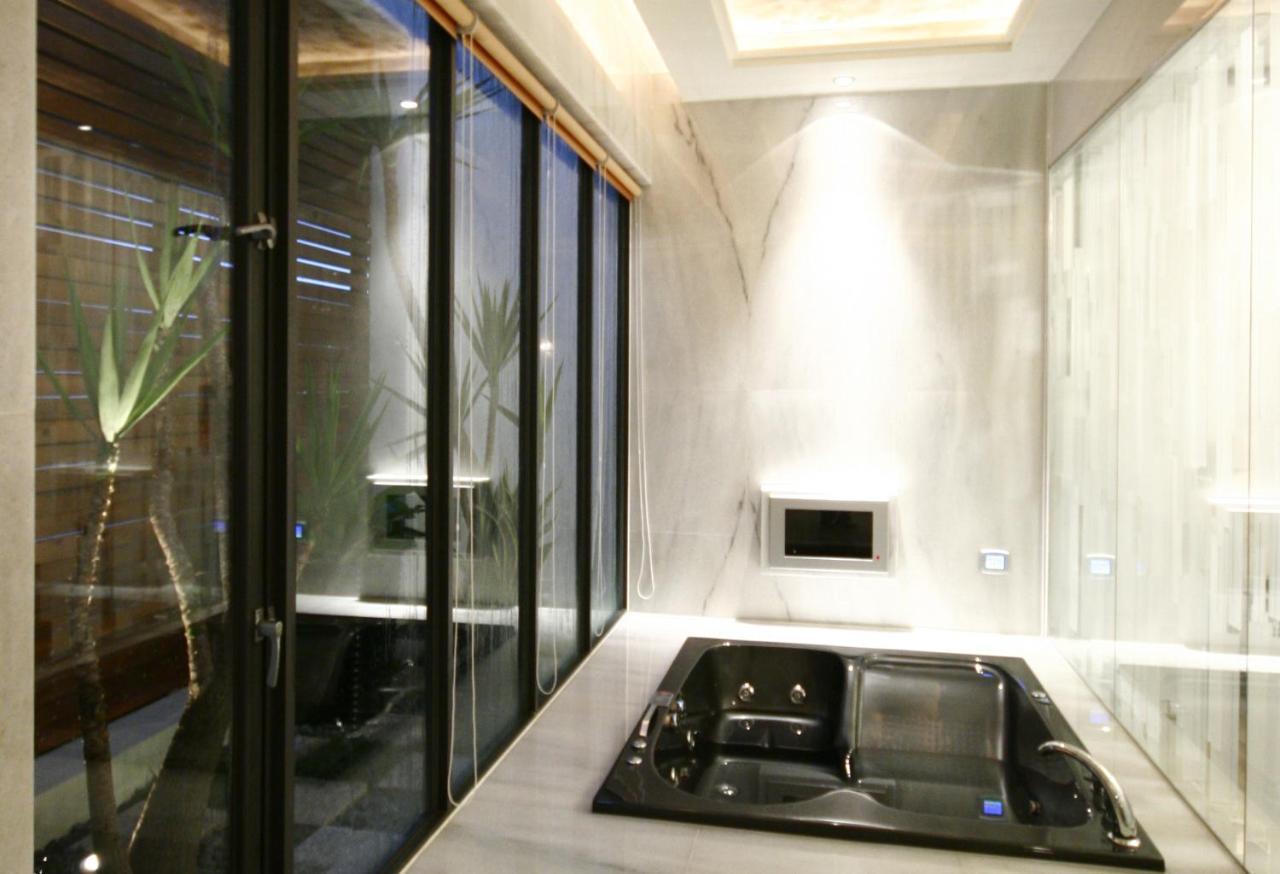 The Yorker Deluxe Motel Taoyuan Bagian luar foto
